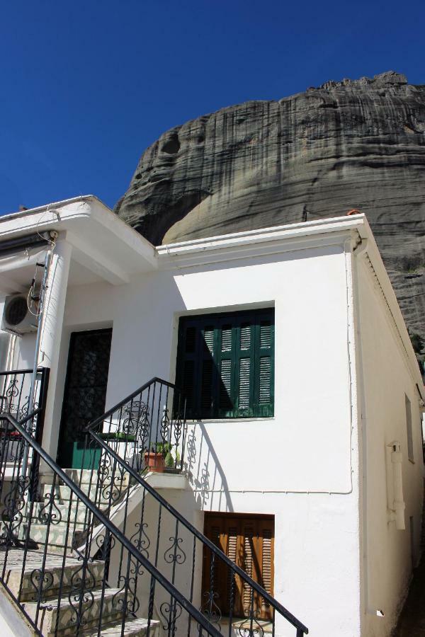 Meteora Mansion - Traditional Apt 3Bd - Rocks View كالامباكا المظهر الخارجي الصورة